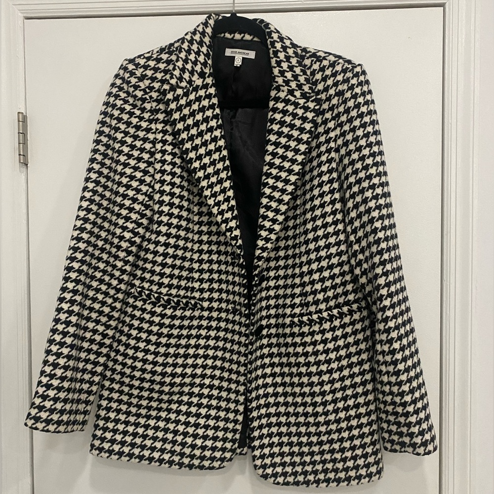 Good American Houndstooth blazer